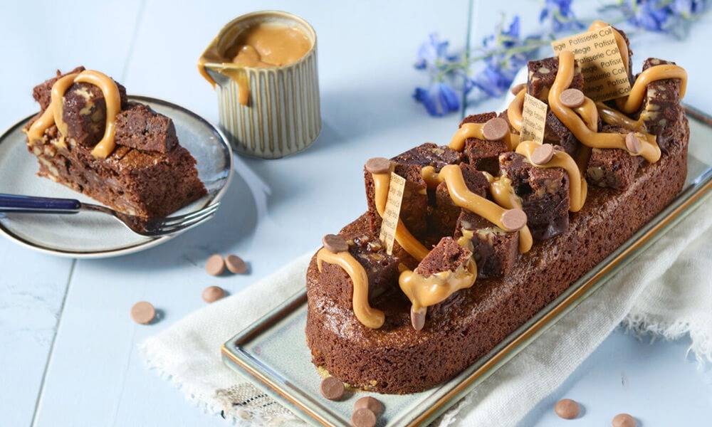 Brownieslof met karamel, chocolade en brownieblokjes